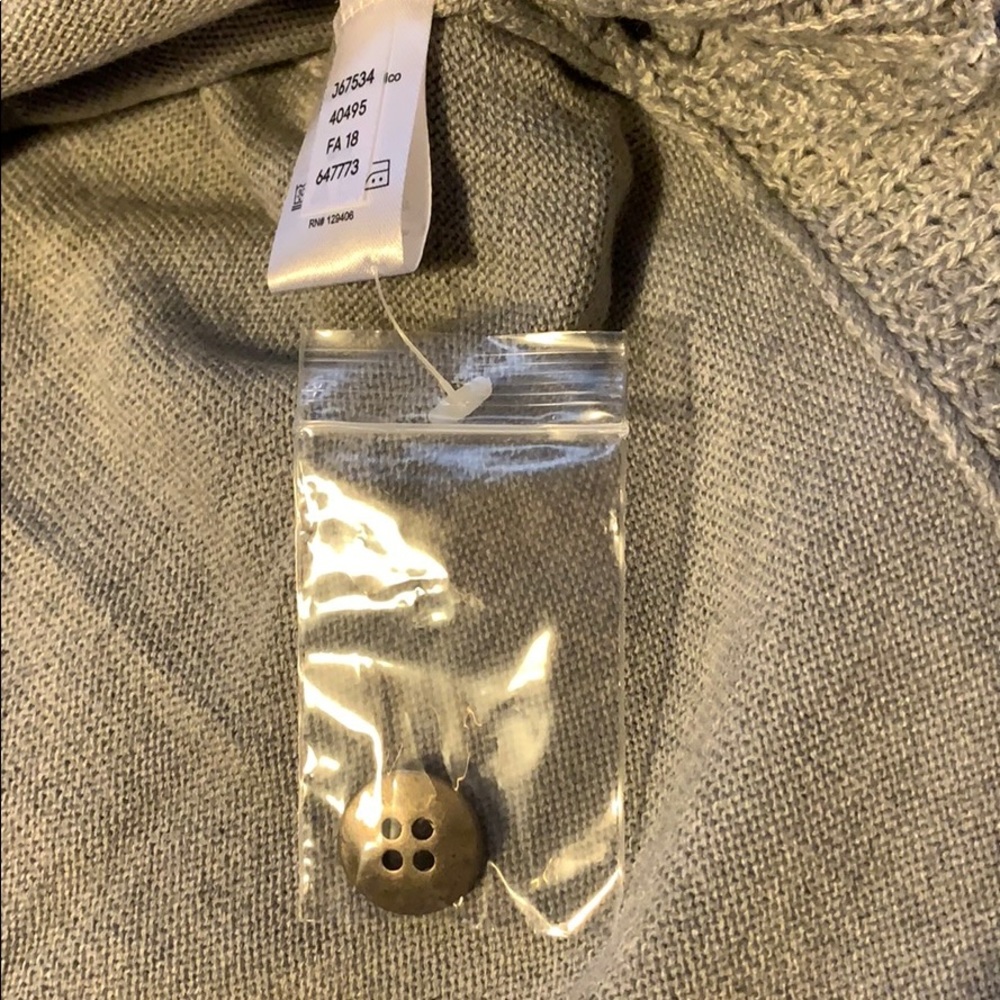 Sweater- Back Design - Picture 4 of 4